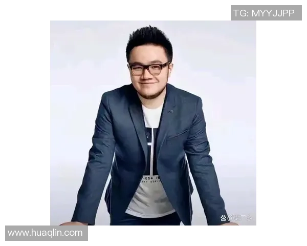 足球明星巴图图的传奇人生与赛场背后的故事揭秘